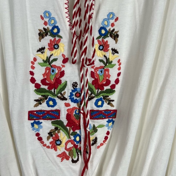 TINY Anthropologie Katarina Floral Embroidered Tank with Smocked waist - Picture 4 of 8